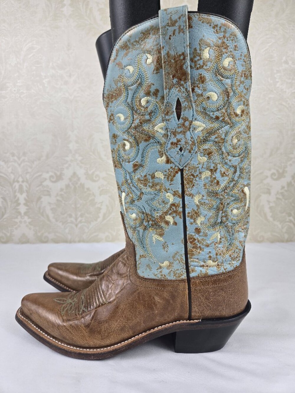 Old West Style #LF1542 Size 6 Light Blue Tan Embroidered Cowboy Boots Snip Toe